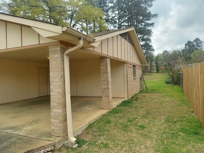 Foto del edificio - 1212 Baxley Ln