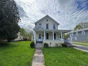 Building Photo - 1714-16 Valley Dr