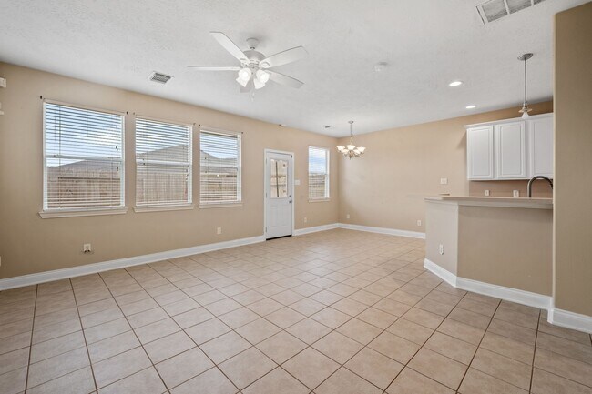 Foto del edificio - 8714 Thistlemoor Ln