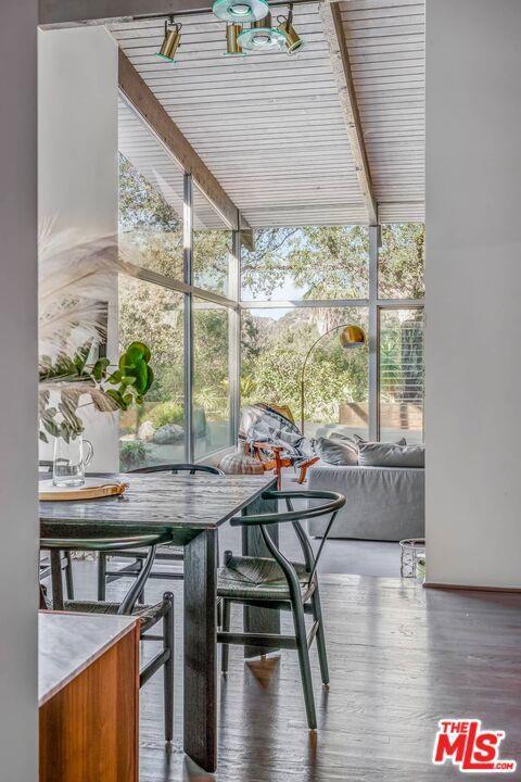 Foto del edificio - 2436 Arbutus Ave