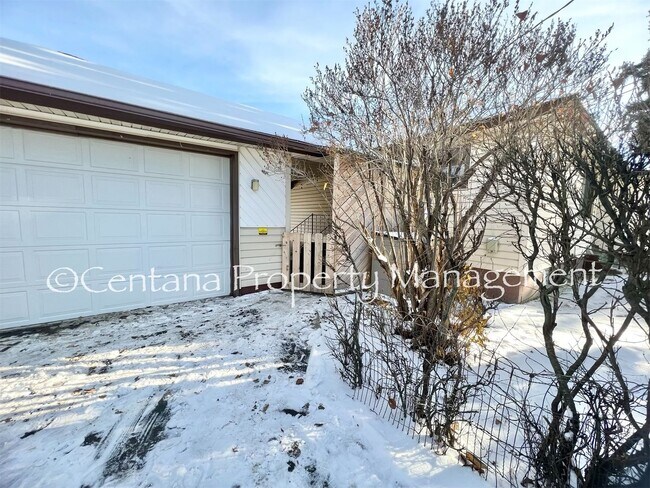 Foto del edificio - Large 2 bedroom house with an oversized ga...