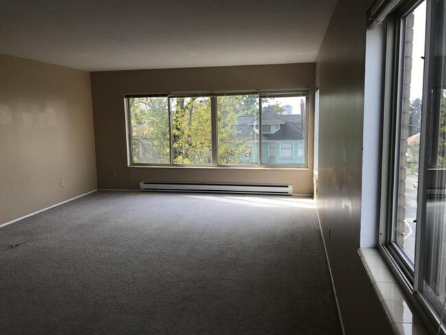 Building Photo - 2 bedroom in Seattle WA 98102