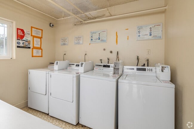 Building Photo - About 4315 Don Tomaso Dr