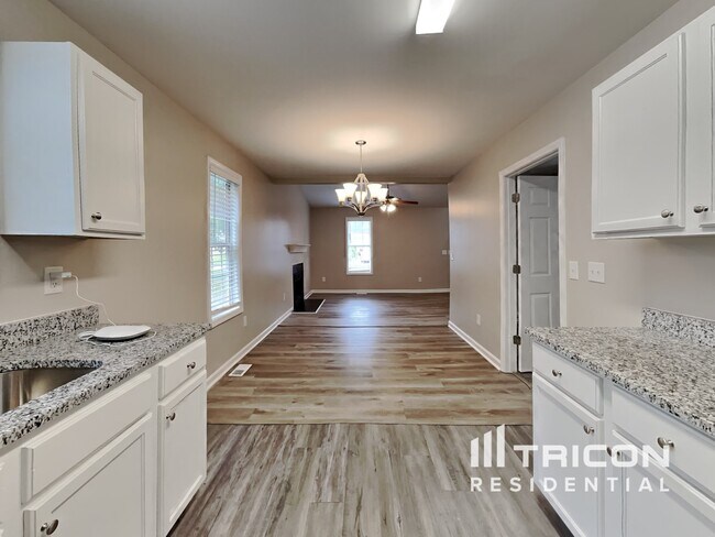 Building Photo - 1204 Poplar Ridge Rd