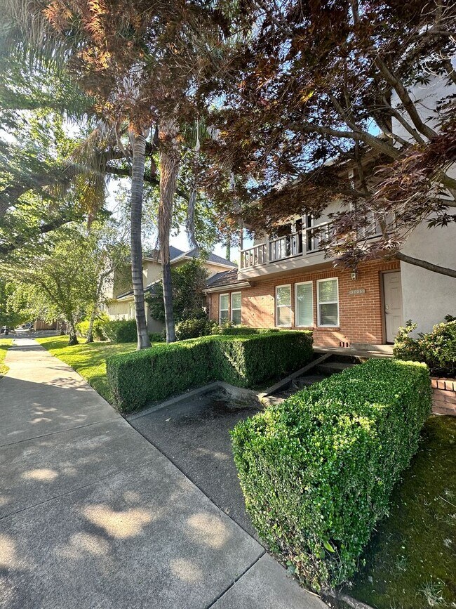 Foto del edificio - 3636 Folsom Blvd