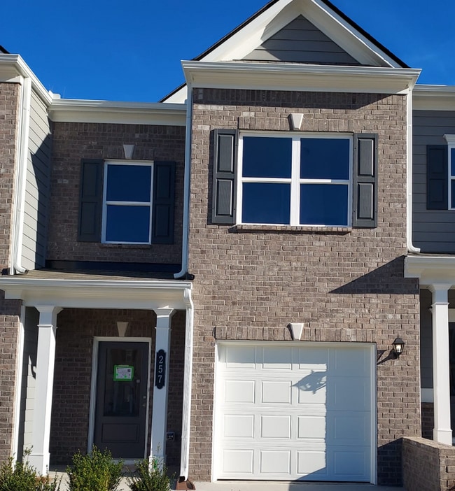 Building Photo - 257 Dupont Dr
