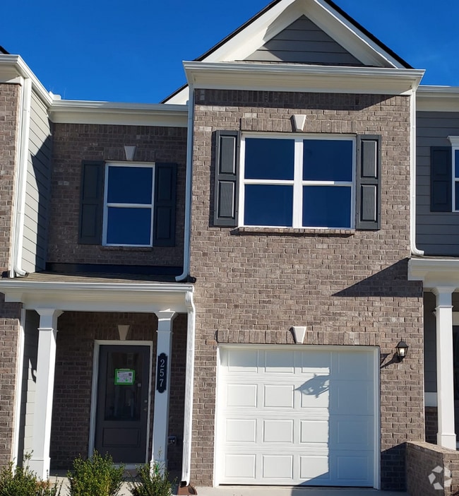 Building Photo - 257 Dupont Dr