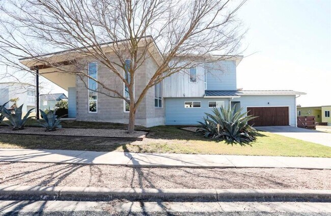 Foto del edificio - 7313 Ava Ln