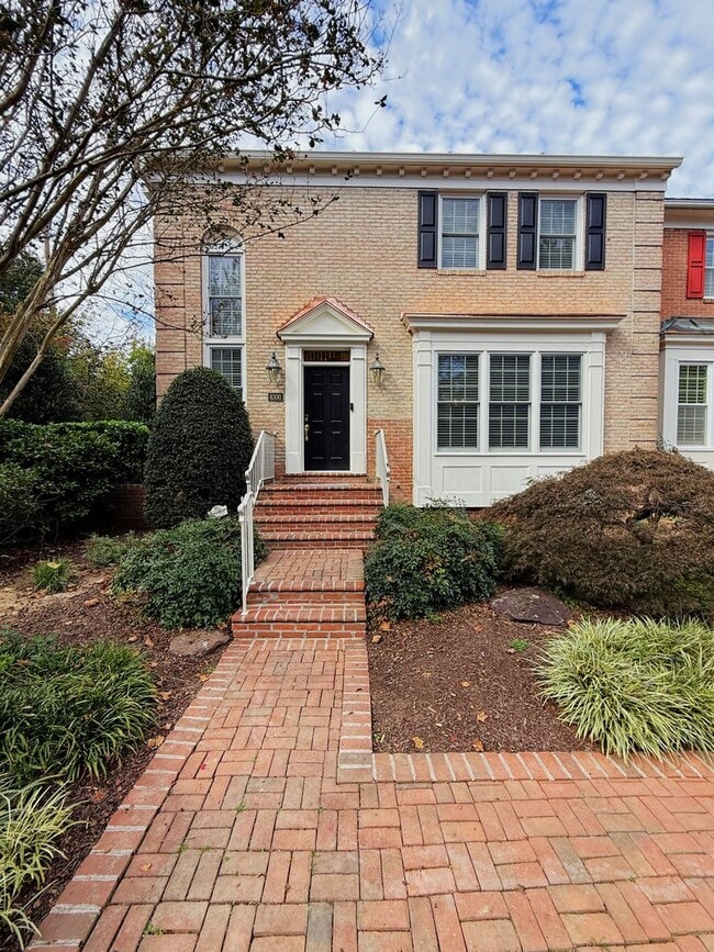 Building Photo - Elegant 3 Bedroom In River Hill Community