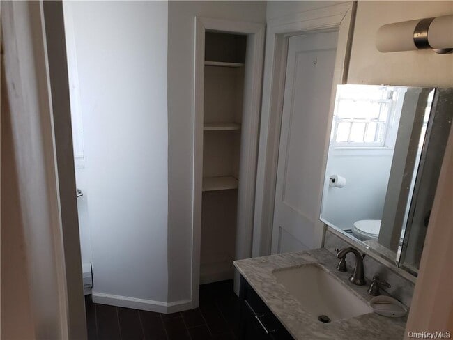 Foto del edificio - 18 Reservoir Rd