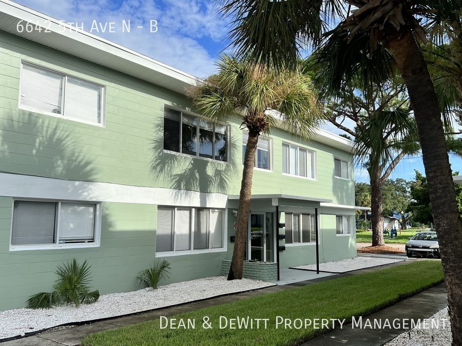 Foto principal - 6642 5th Ave N