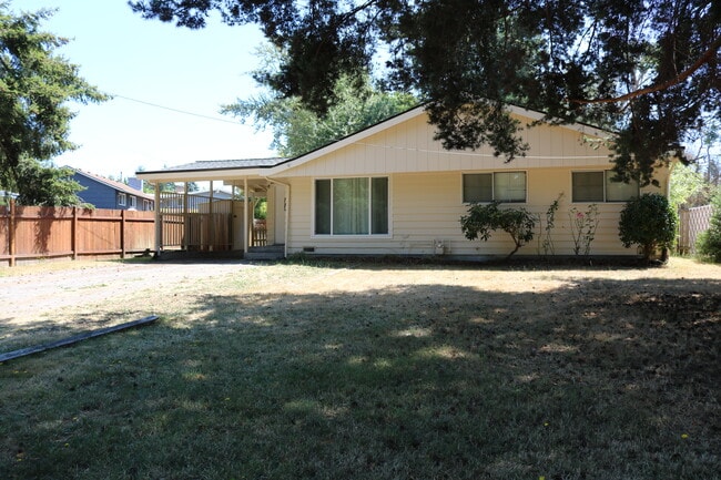 3609 S 186th St, SeaTac, Front of house - 3609 S 186th St