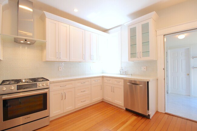 Foto del edificio - Noe Valley: Renovated Top Floor 2-Story Ap...
