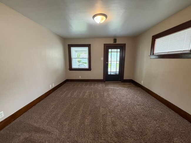 Building Photo - 4522 Spatz Ave