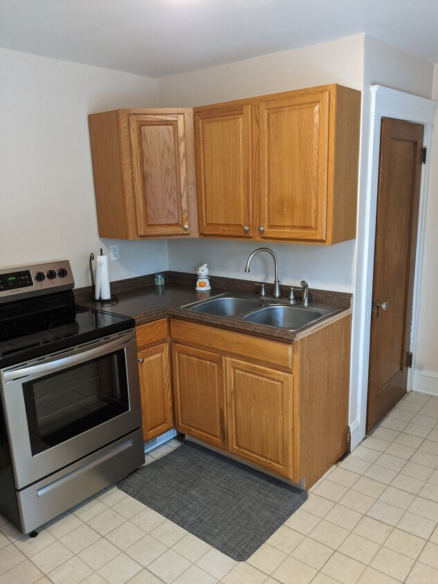 Kitchen Includes SS stove/refrigerator - 122 Oakwood Ave