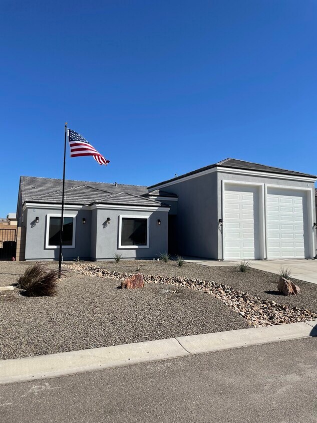 5692 S Cypress Ave, Fort Mohave, AZ 86426 House Rental in Fort Mohave