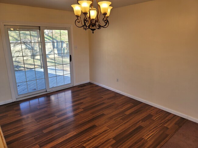 Foto del edificio - 129 Woods Ave