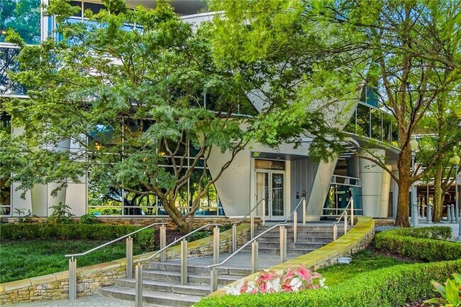 Building Photo - 3338 Peachtree Rd