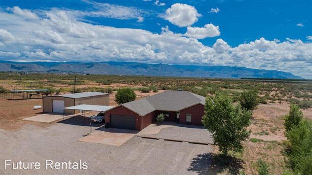 Primary Photo - 4 br, 2.5 bath House - 184 La Luz Gate Rd
