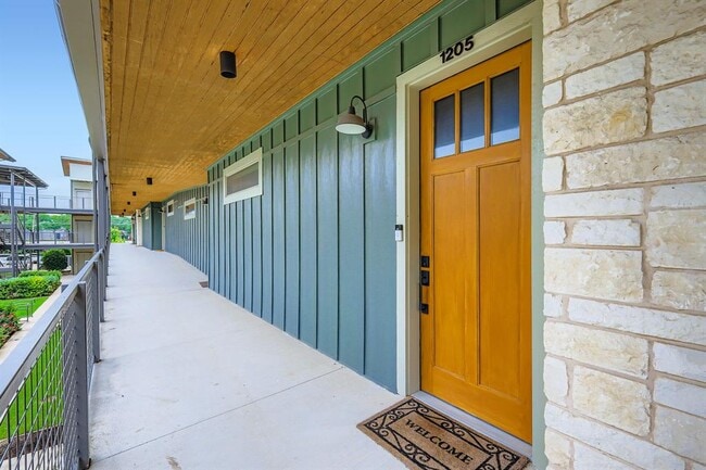 Building Photo - 4704 Sunset Trail