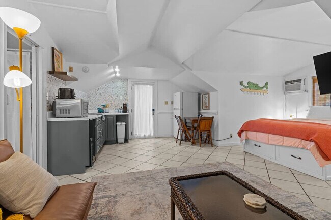 Foto del edificio - 912 Little Bay Ave