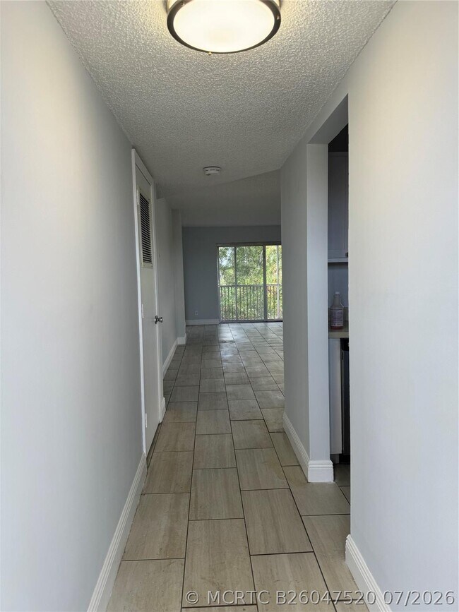 Foto del edificio - 1100 NW 87th Ave