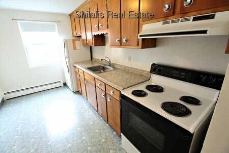 Building Photo - 33 Montvale Rd