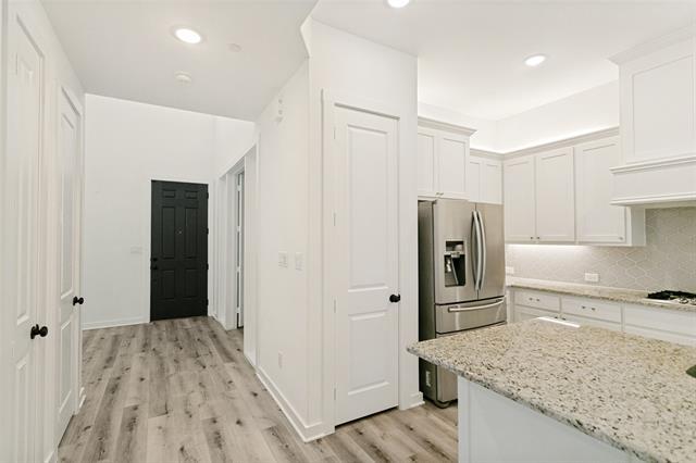 Building Photo - 1050 Marian Dr