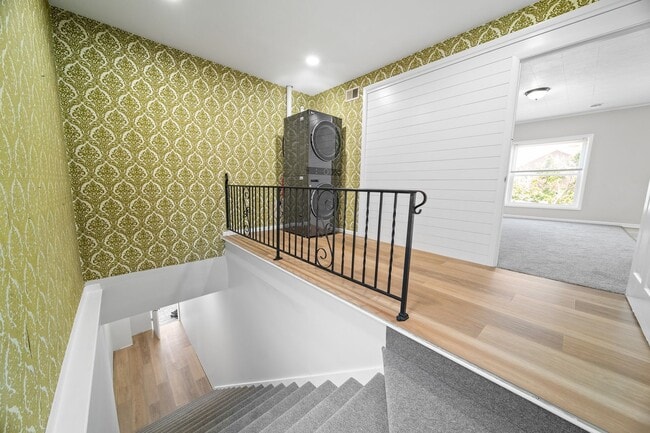 Building Photo - 801 W 26th St