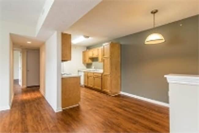 Photo - Creek Pointe Apartment