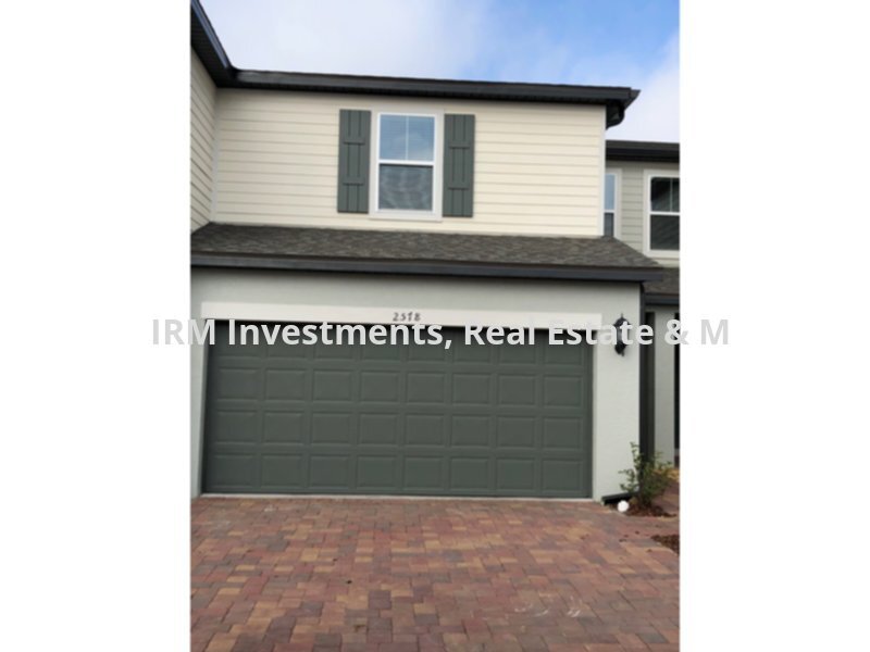 Foto principal - 3 bedroom townhome!