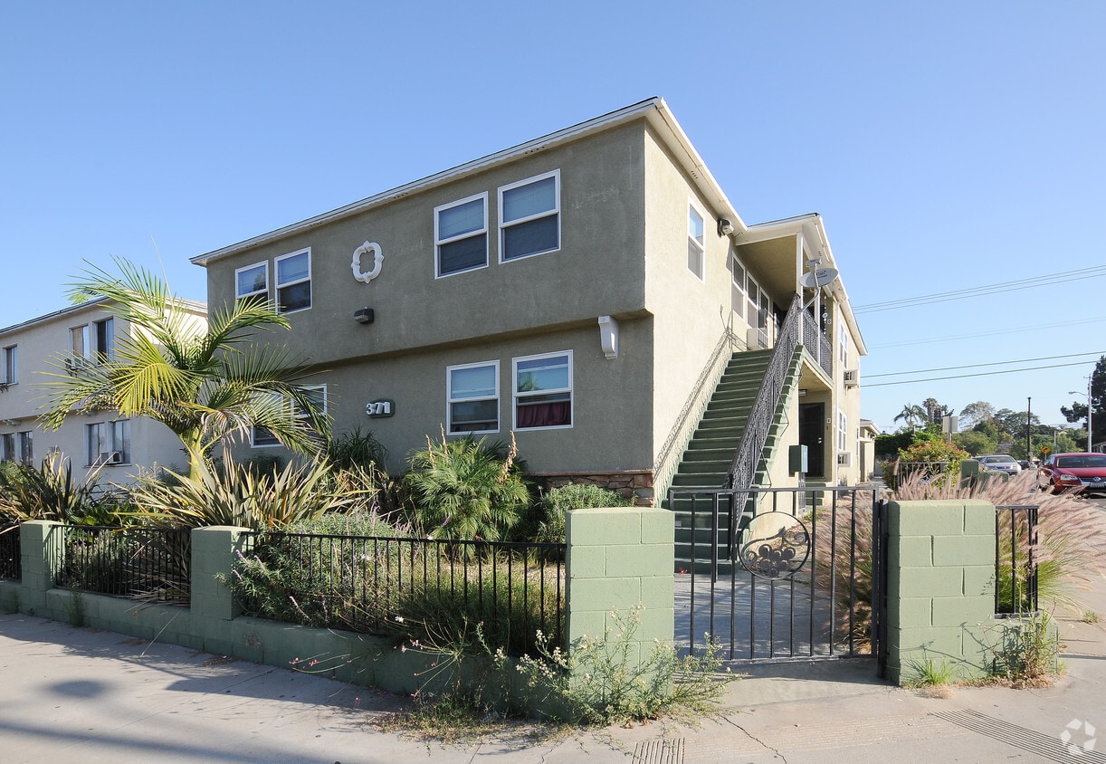 Primary Photo - 371 E Pomona Blvd