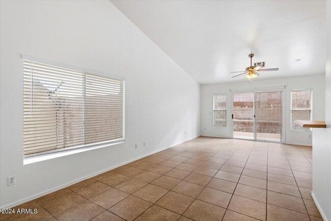 Building Photo - 3305 N Everest