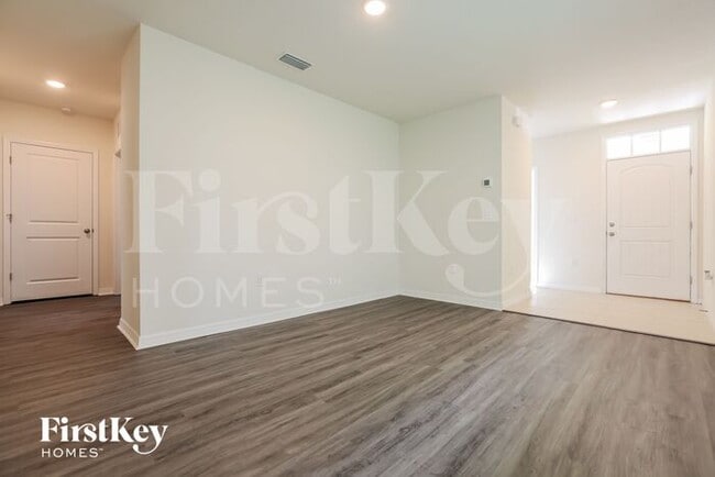 Building Photo - 4809 San Palermo Dr