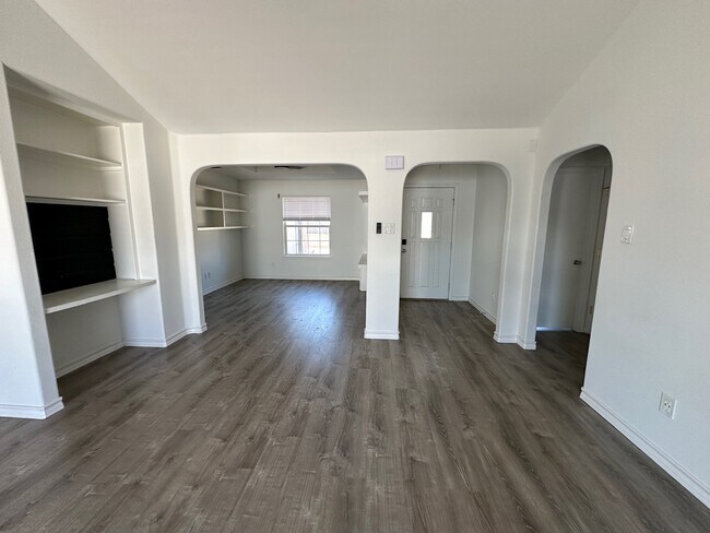 Building Photo - 14922 Aquarius St