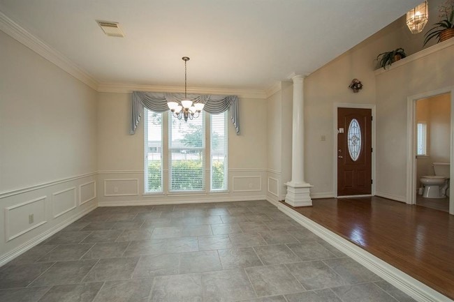 Building Photo - 14111 Owens Rd
