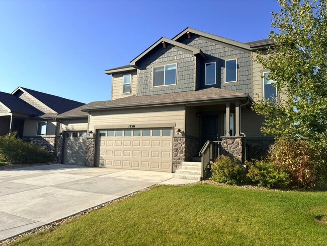 Foto del edificio - Beautiful 3 Bed, 2.5 Bath House in Windsor!