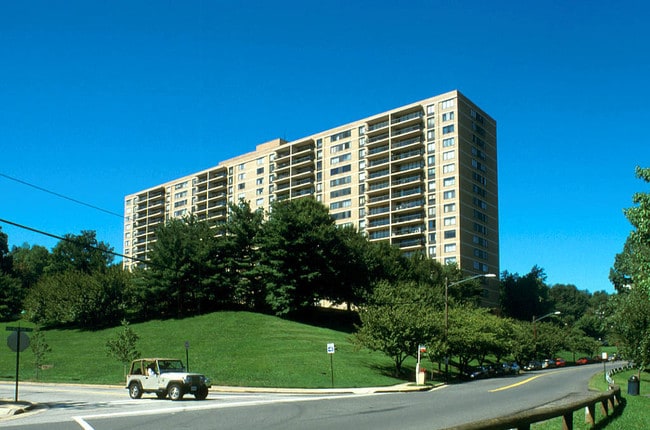 Foto del edificio - Place One Condominium