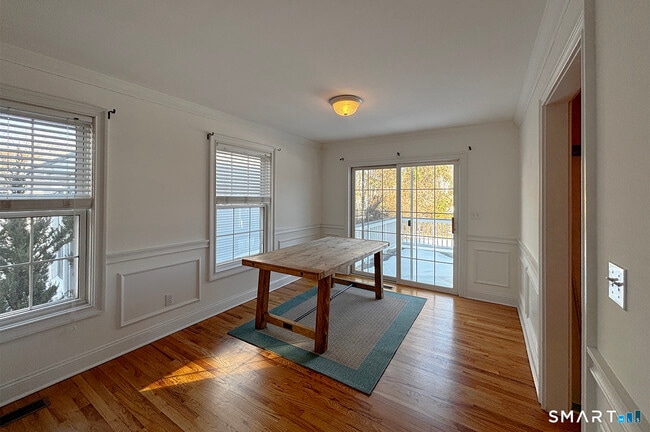 Foto del edificio - 379 S Pine Creek Rd