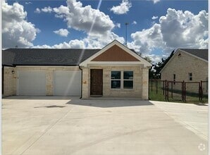 Building Photo - 130 Gamino Rd