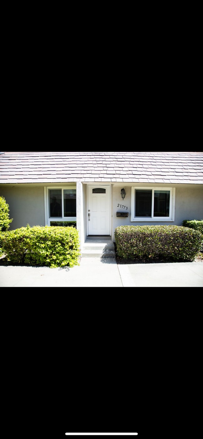 Building Photo - 21773 Lake Vista Dr