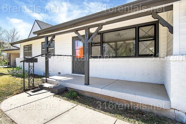 Foto del edificio - $1795 - 4 bed 2 bath - Single Family Home