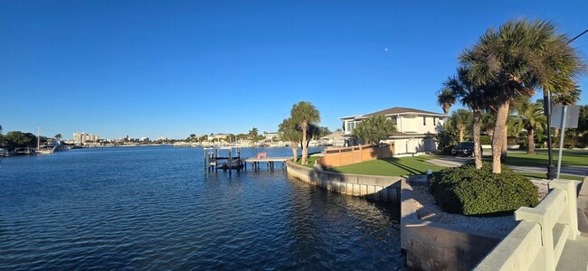 Building Photo - 301 22nd St