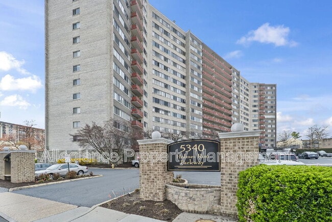 Photo - 5340 Holmes Run Pkwy House