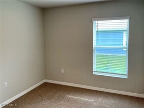 Building Photo - 3020 N Lakewood Rd