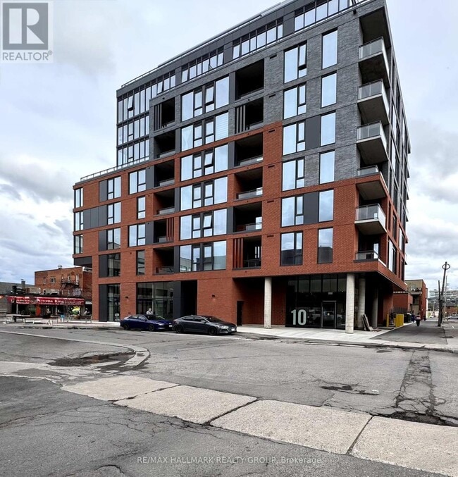 Building Photo - 10-710 James St