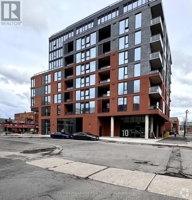 Building Photo - 10-710 James St
