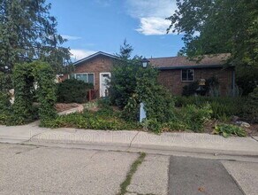 Building Photo - 926 Yeager Pl