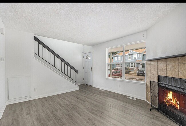 Foto del edificio - 8156 Washington St