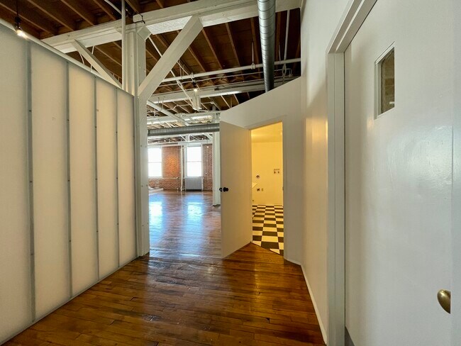 Foto del edificio - 1800 Central St